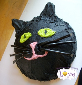 halloween cat cake