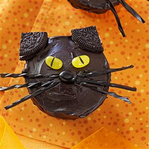 halloween black cat cupcakes
