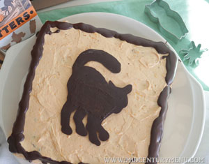 halloween cat cake