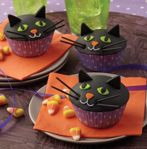 halloween black cat cupcakes
