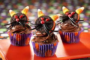 halloween black cat cupcakes
