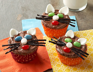 halloween black cat cupcakes