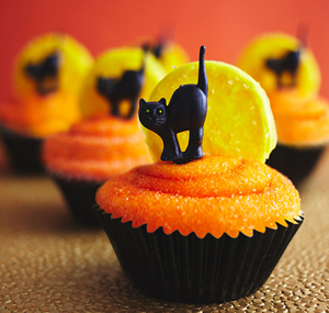 halloween black cat cupcakes
