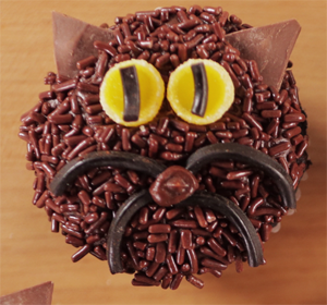 halloween black cat cupcakes