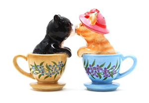 cat salt pepper shakers