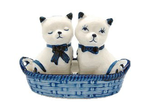cat salt pepper shakers