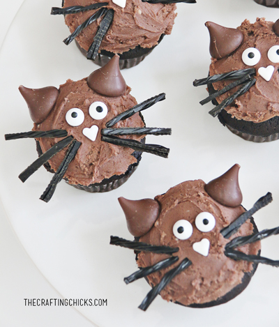 halloween cat cupcakes