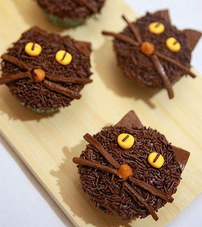halloween cat cupcakes