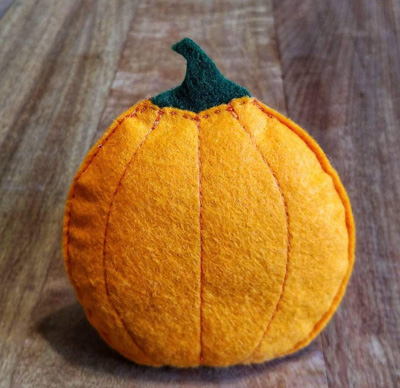 thanksgiving cat toys caves beds