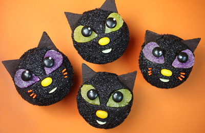 halloween cat cupcakes