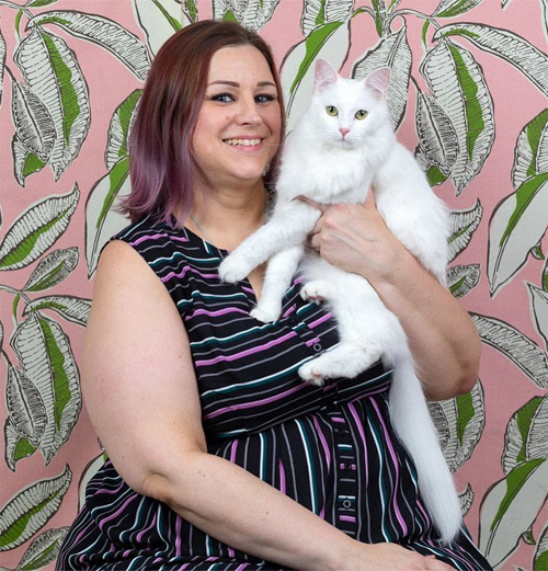 Meet The Stunning Deaf Cat Who Was Rescued From The Side Of A Busy Road ...